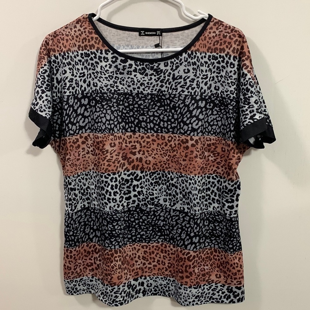 Shemona color block animal print Size small (seems to run large) looks to be new